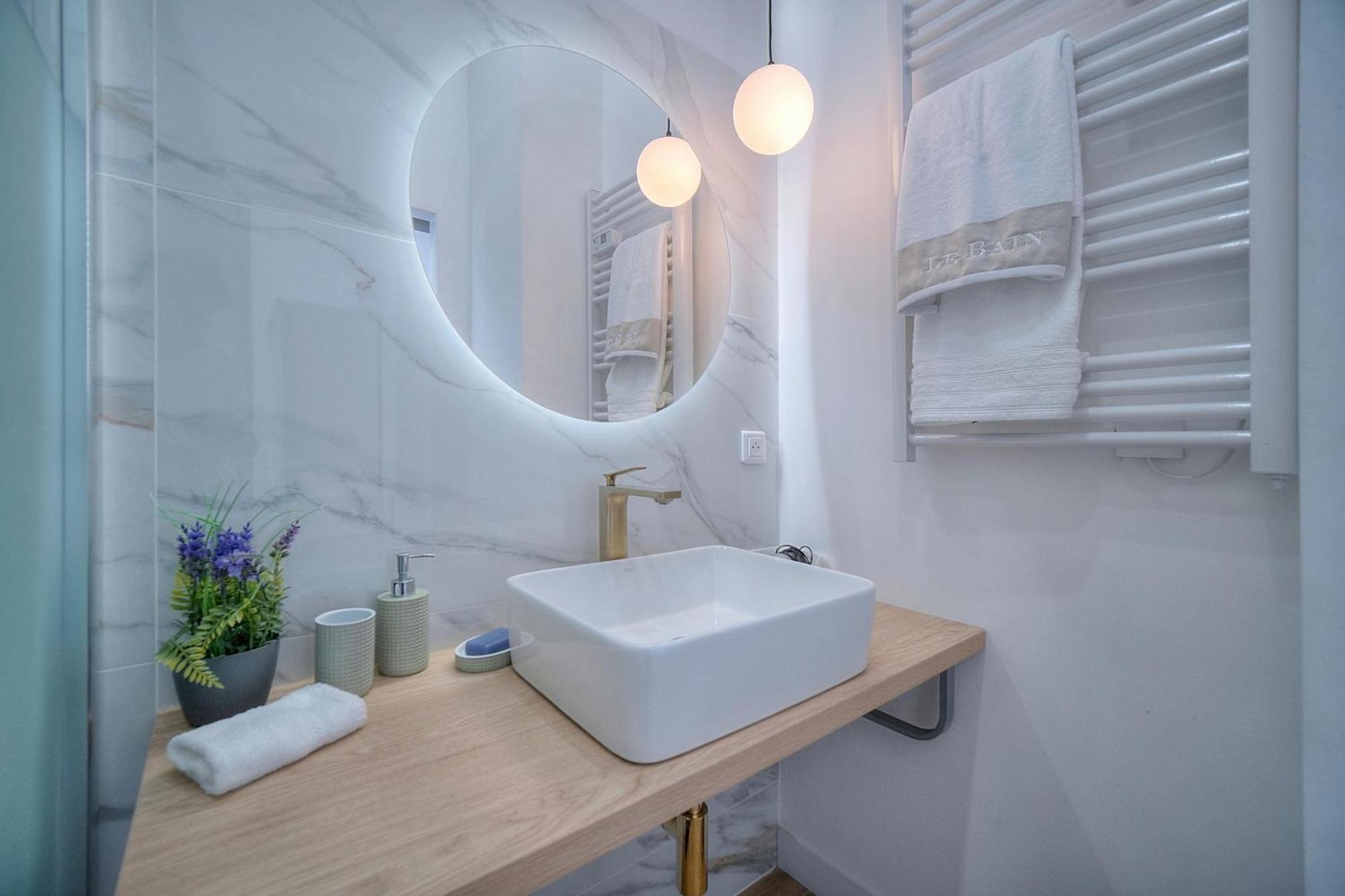 Apartment Beautiful 4 Beds & 4 Baths, 10min From Palais, 4 Stars