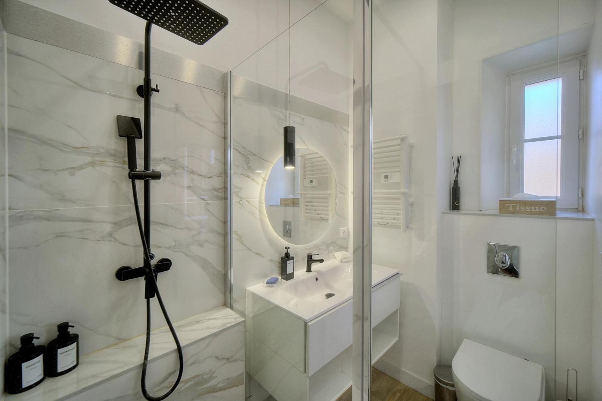 Beautiful 4 Beds & 4 Baths, 10min From Palais, 4 Stars *