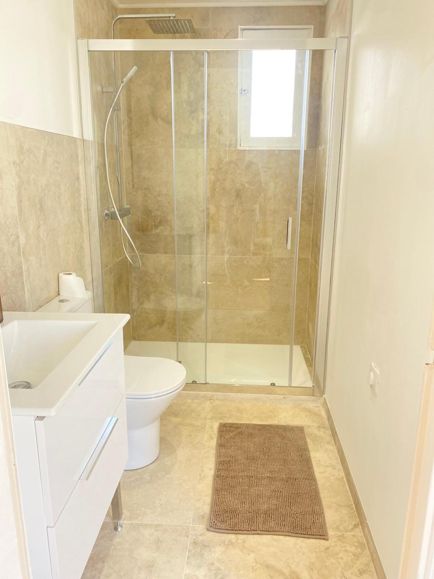 Apartment Great Flat! 10 Minute Walk From Train Station And Palais