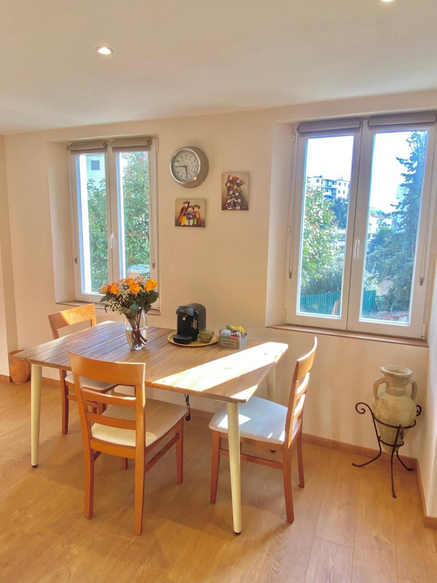 Great Flat! 10 Minute Walk From Train Station And Palais Apartment