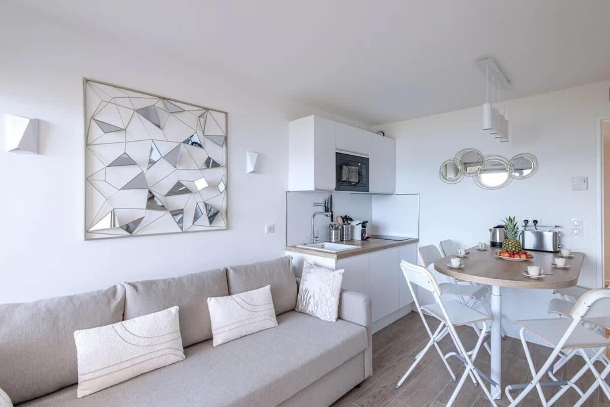 Le 496 Cannes