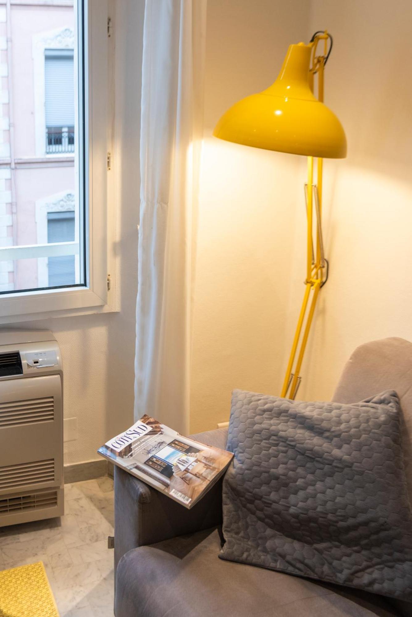 Lovely Renovated 45m2 In The Hearth Of Appartement *