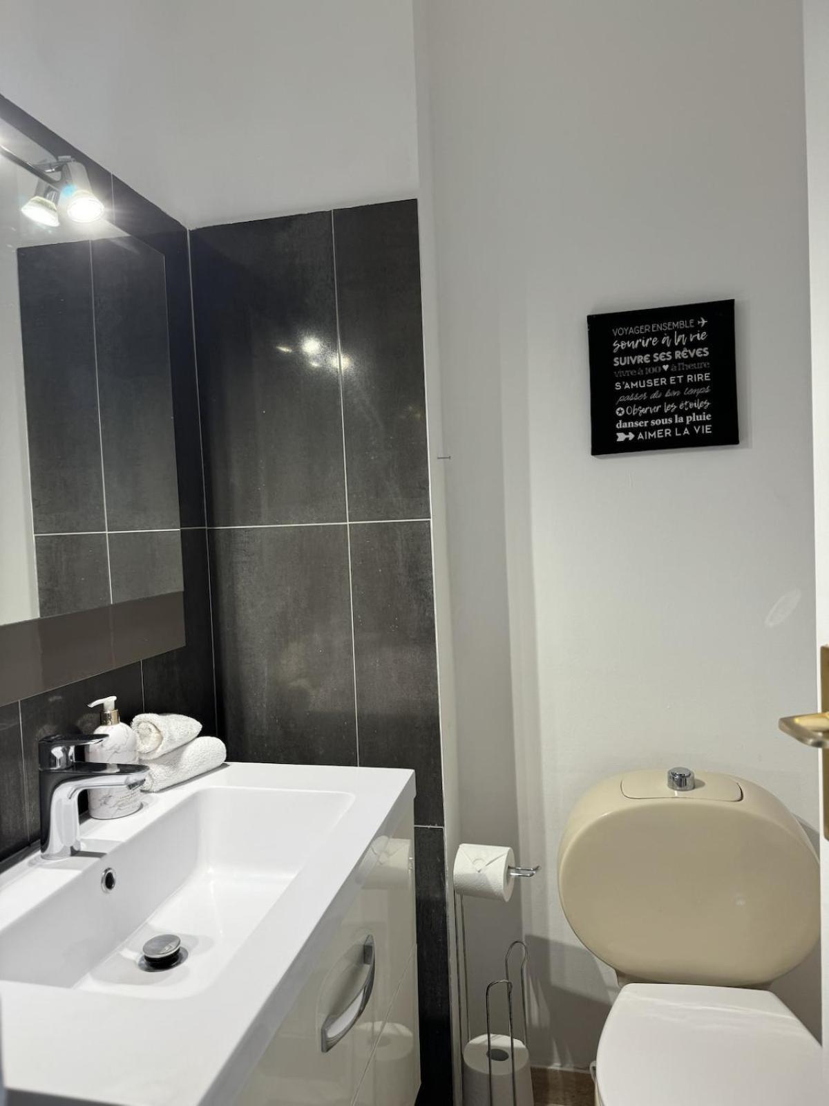 Apartment Chic 2 Bedroom With Huge Terrace And Pool