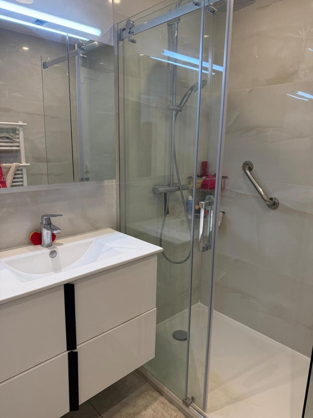 Apartment Location, Terrace, 2 Bedrooms Cannes