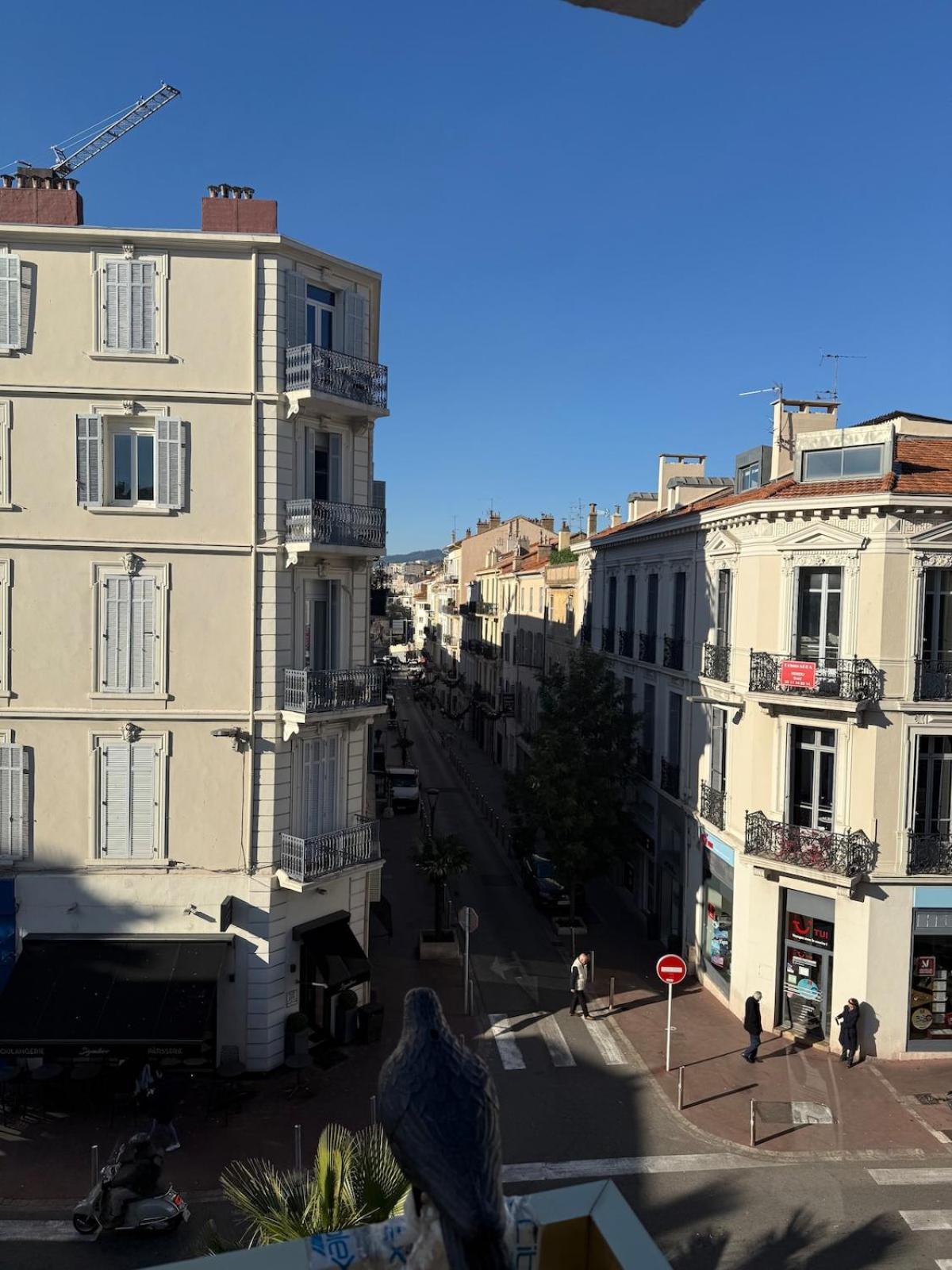Location, Terrace, 2 Bedrooms * Cannes