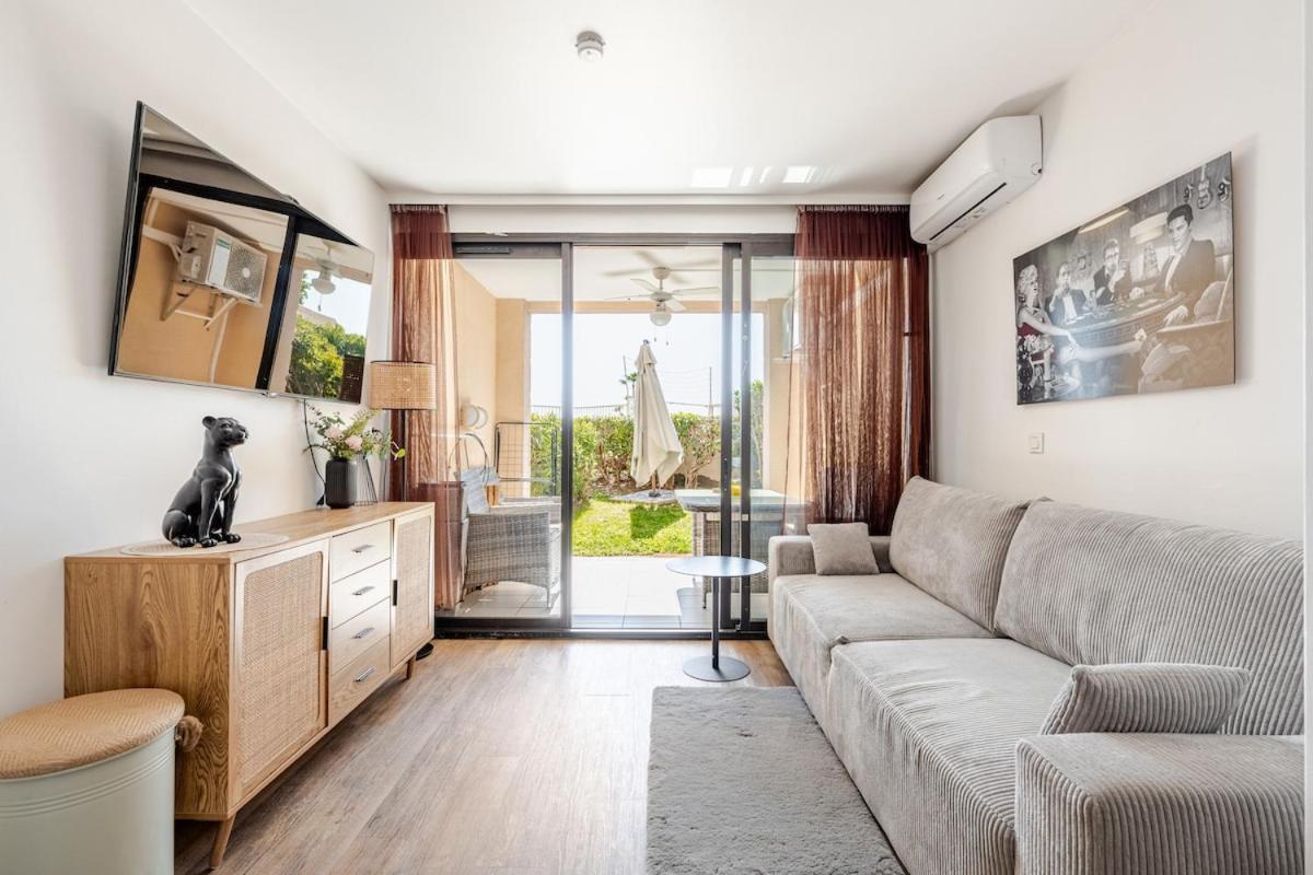 With Garden, Pool, Sea View And Parking * Cannes