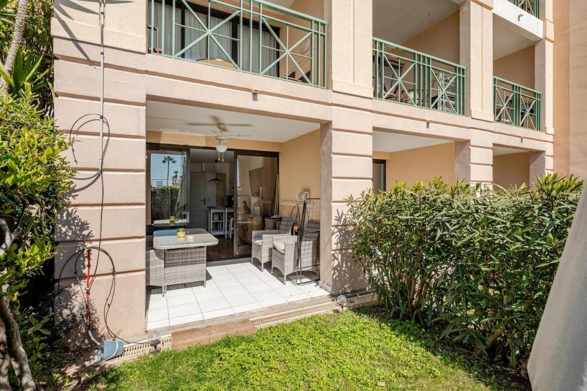 With Garden, Pool, Sea View And Parking