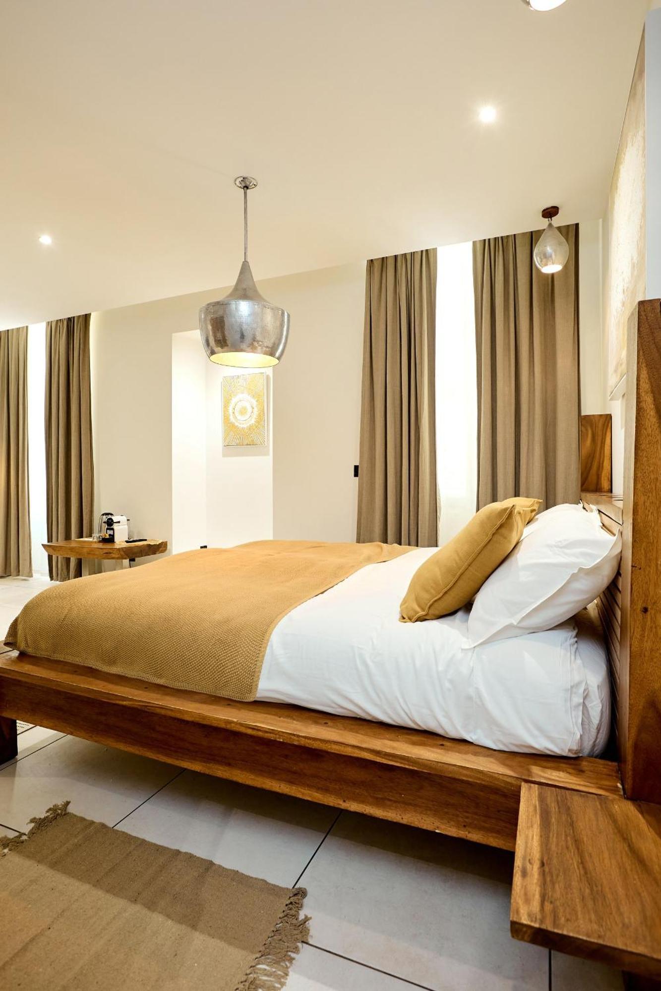 Alma Apartment