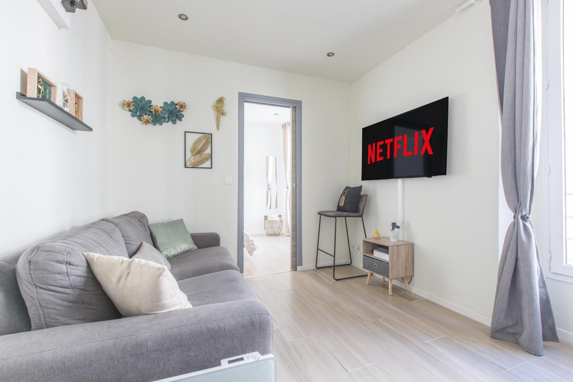 Cute Affordable 1-br Minutes From Center Appartement Cannes