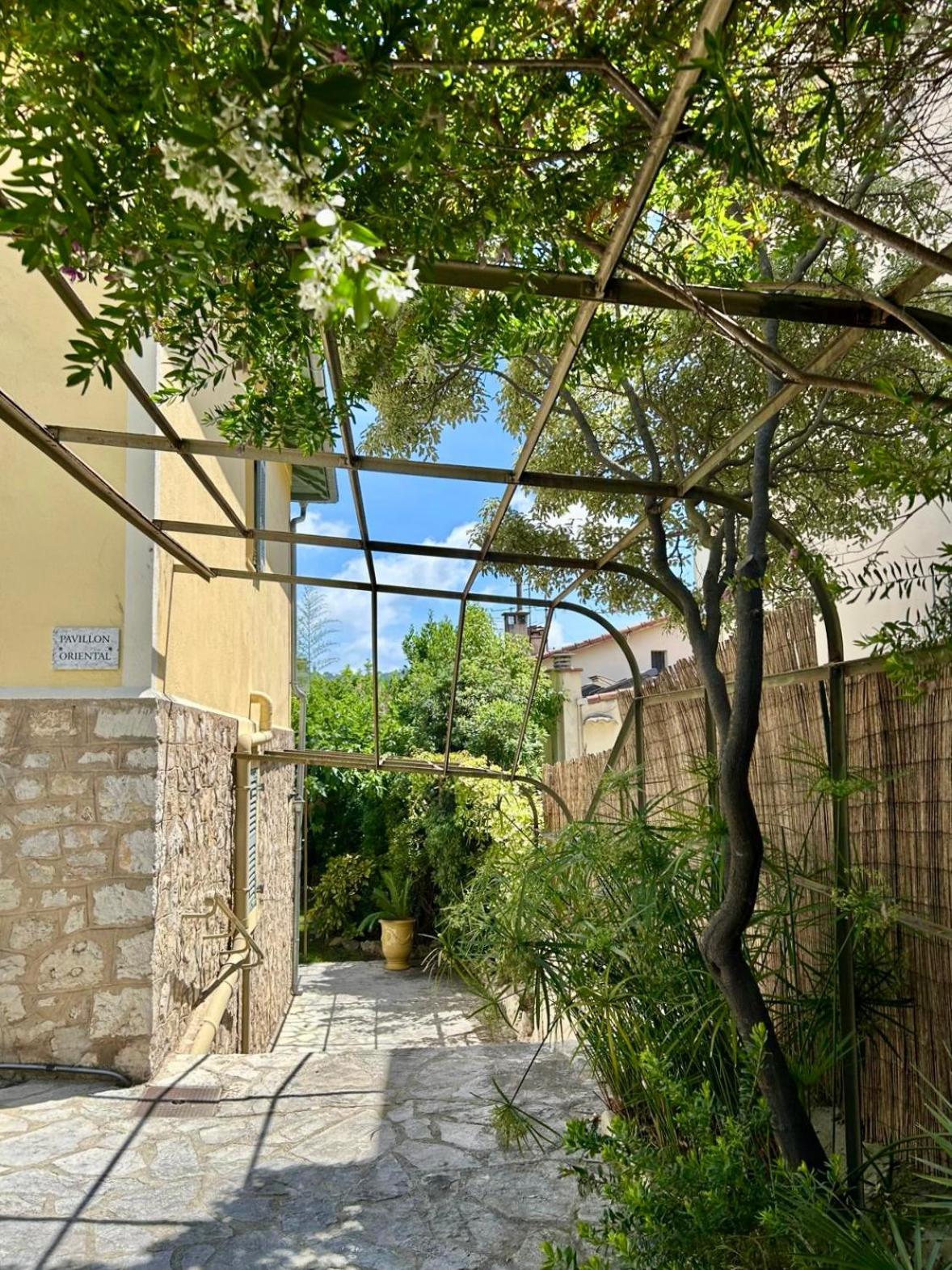 C8 - Lovely House 4 Bdr - Pool, Ac, Garage & Wifi Pousada Cannes