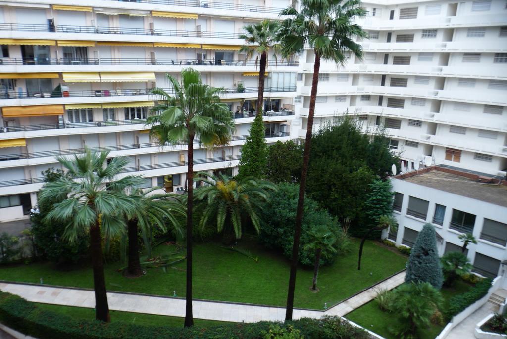 Cannes, Croisette, Palais Miramar * Cannes