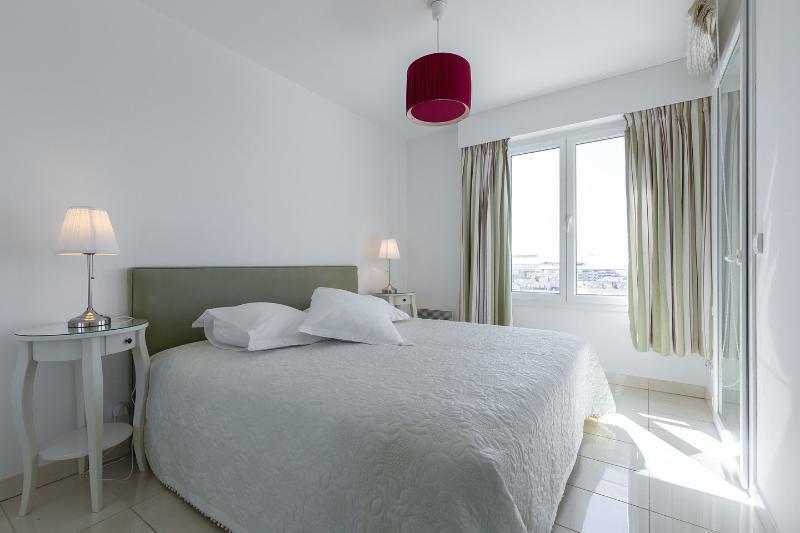 Bristol Park Apartment