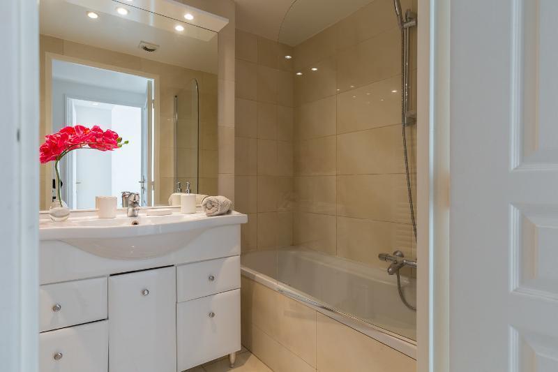 Bristol Park Apartment Cannes