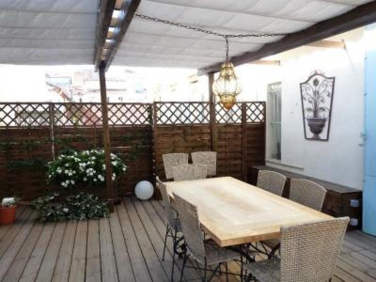 Beautifully Decorated Two Bedroom In The Heart Of Five Minutes Walk From Palais 409