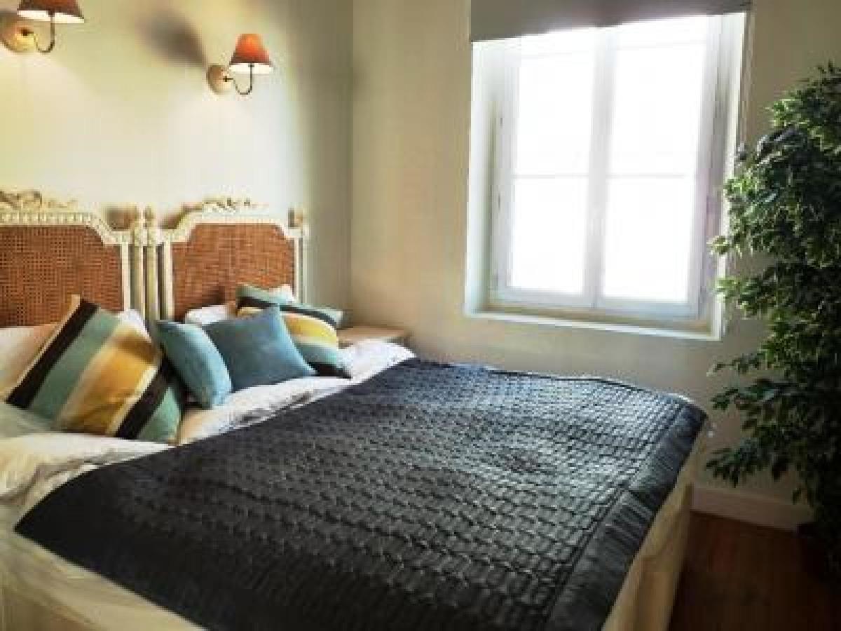 Beautifully Decorated Two Bedroom In The Heart Of Five Minutes Walk From Palais 409 Appartement