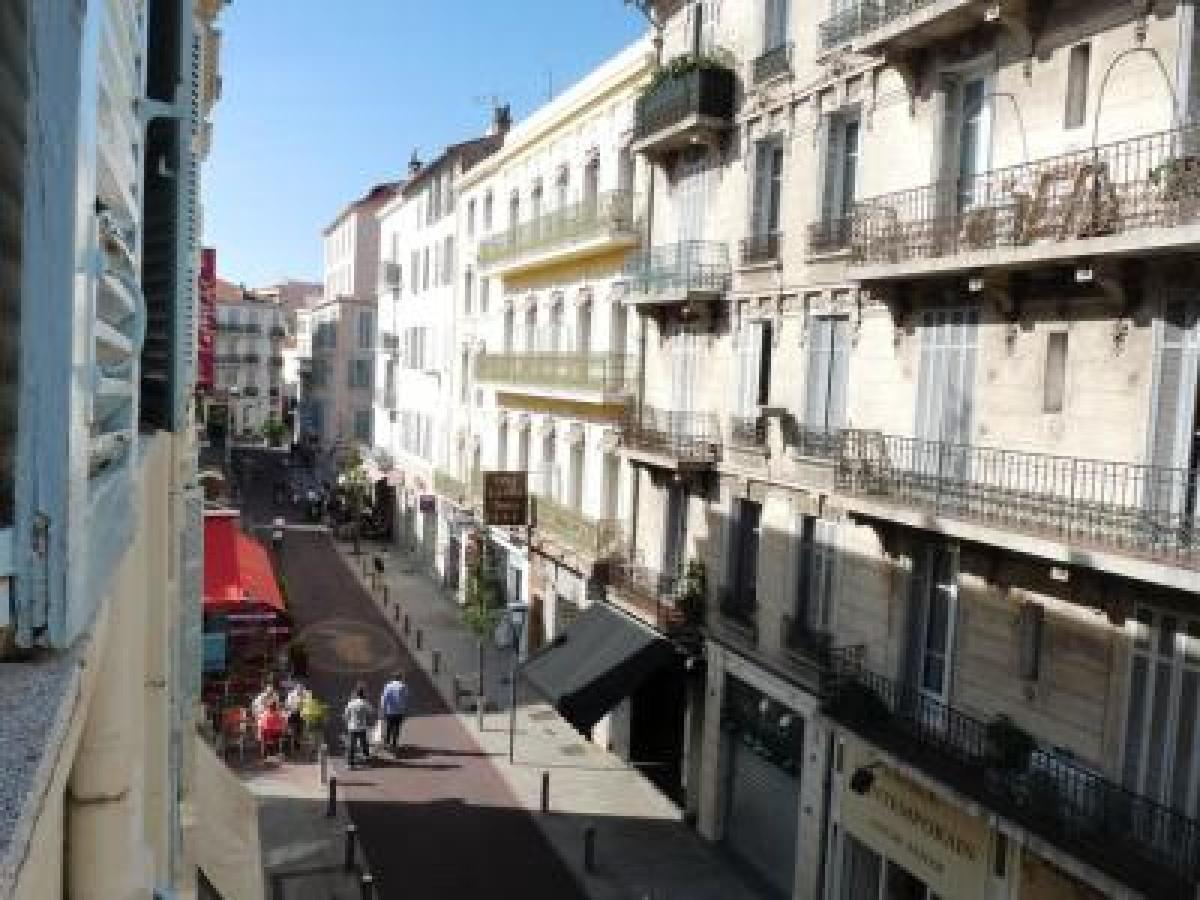 Appartement Beautifully Decorated Two Bedroom In The Heart Of Five Minutes Walk From Palais 409 *