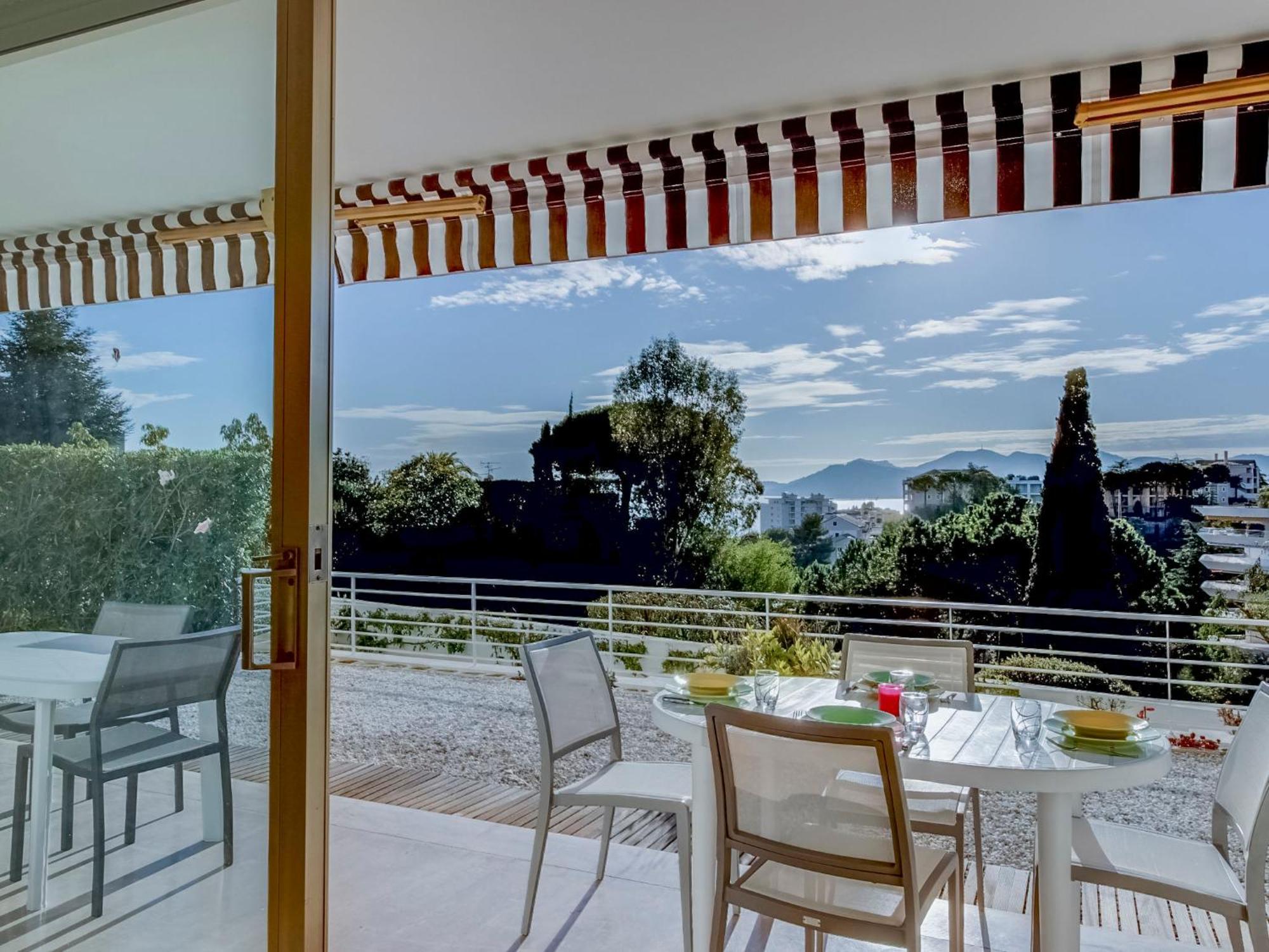 Les Hortensias By Interhome Appartement Cannes
