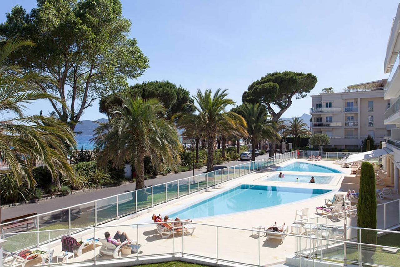 Stunning 2 Bed On The Seafront Of In A High Class Secure Building With Swimming Pool 463 Apartment Cannes