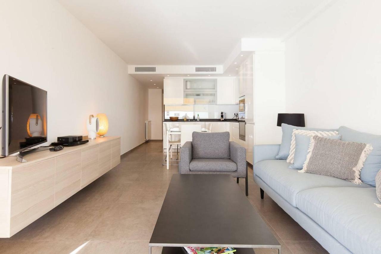 On La Croisette: Luxe 2 Bedrooms/ 2 Baths * Cannes