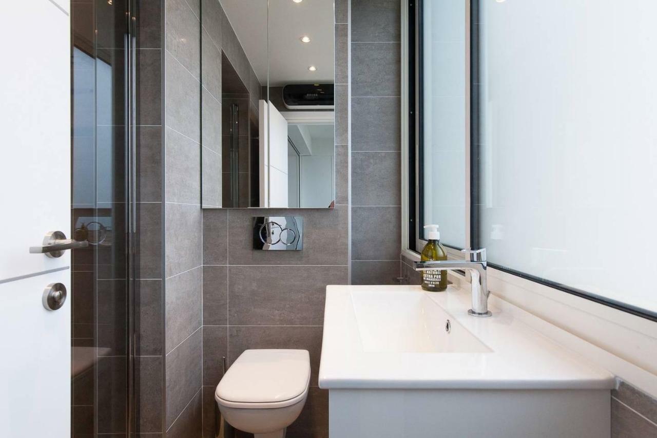 On La Croisette: Luxe 2 Bedrooms/ 2 Baths Appartement *