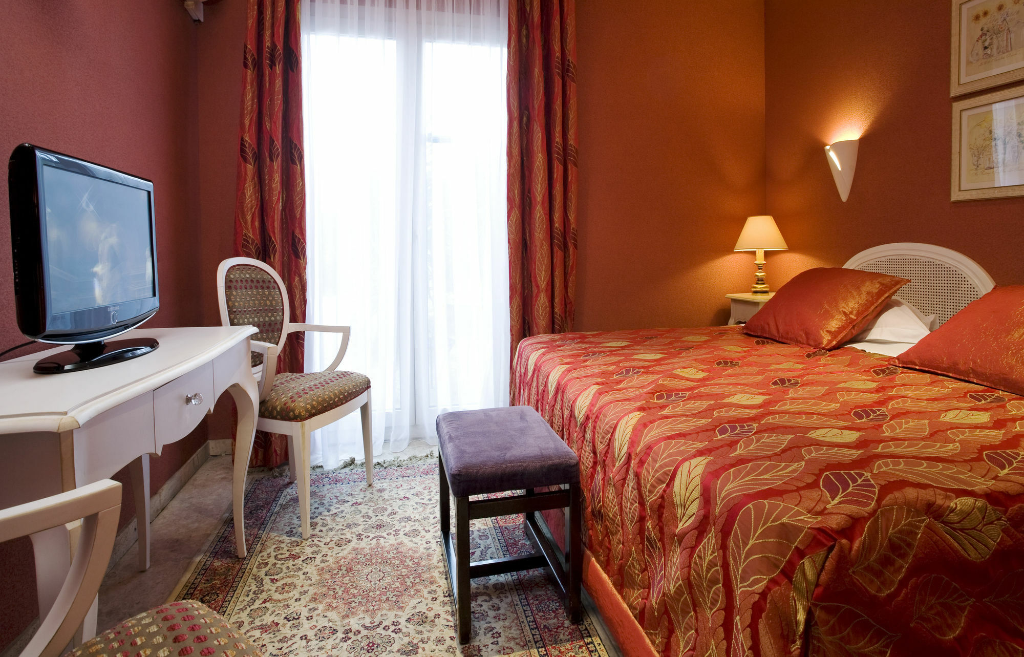 L'olivier - Piscine&parking 3*