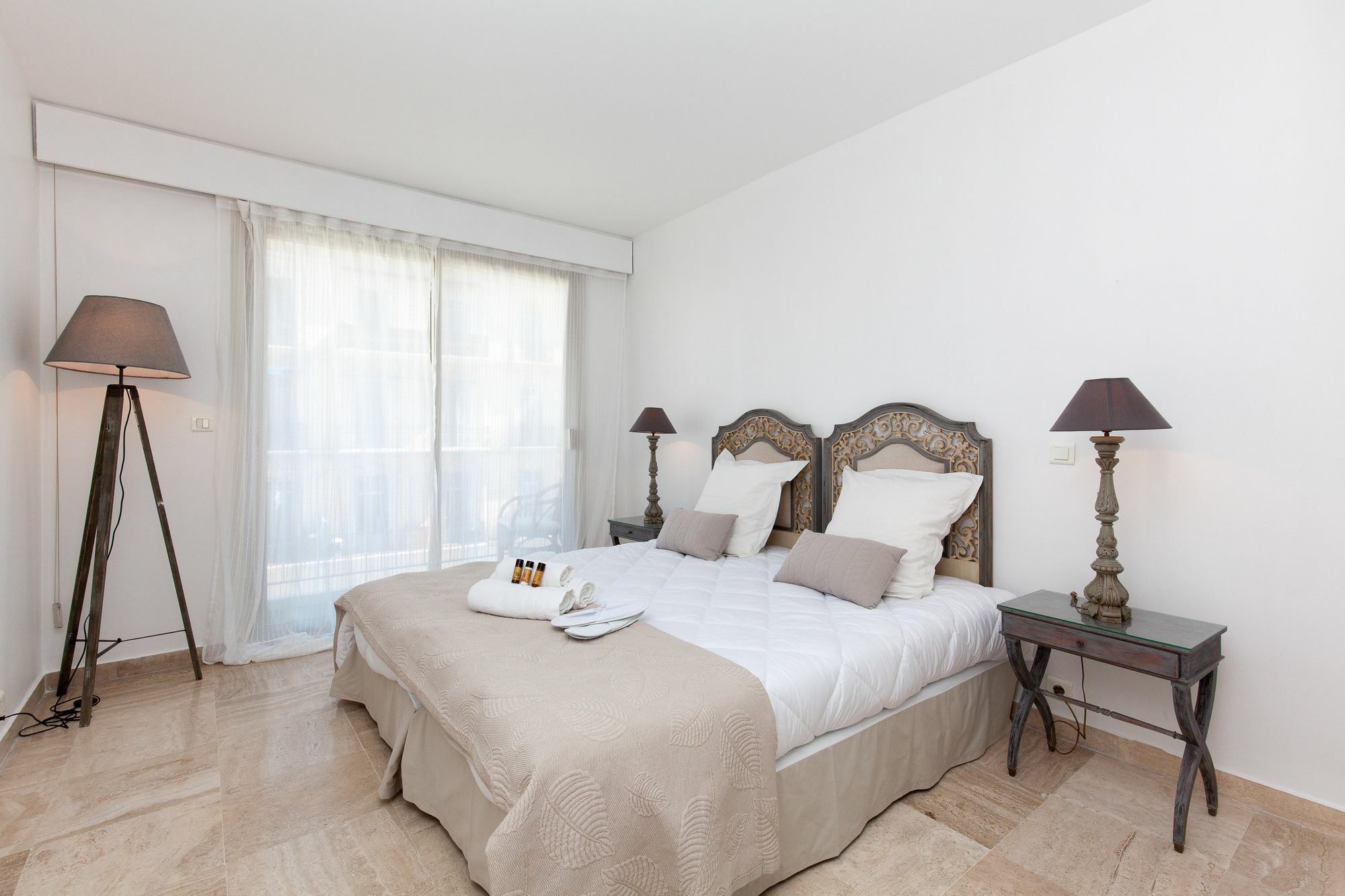 Du Sud Yhoost Apartment *