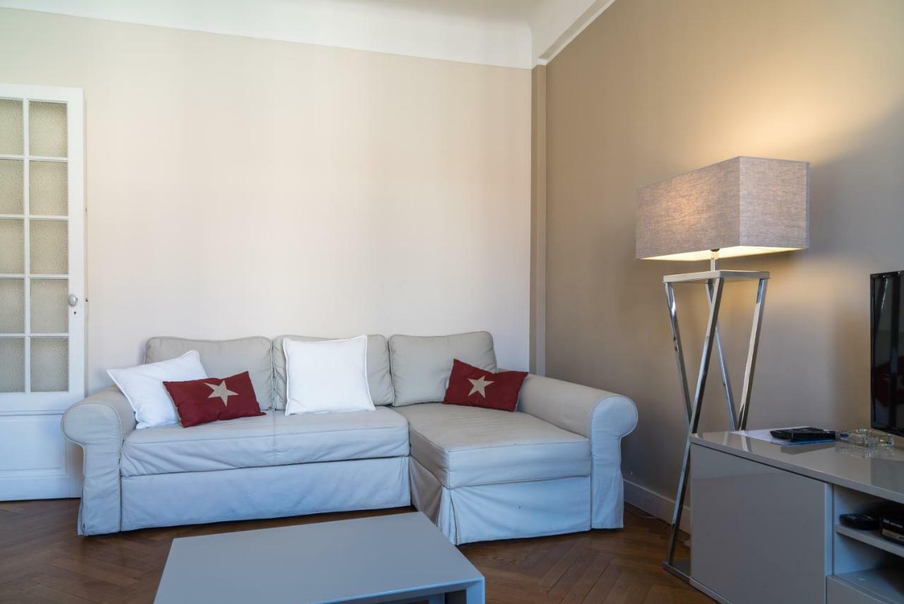Apartment Spacious One Bedroom - Great Location! *