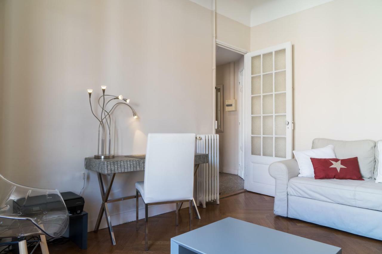 Spacious One Bedroom - Great Location! Cannes