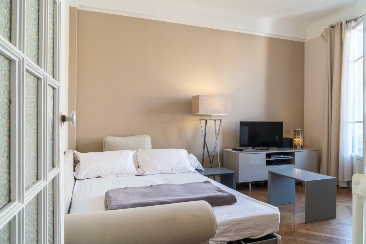 Spacious One Bedroom - Great Location! Apartment