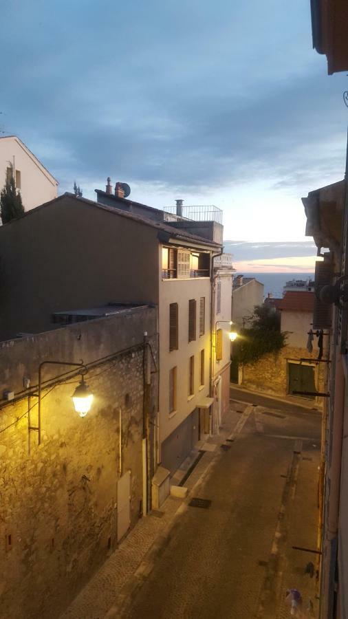 Suquet *