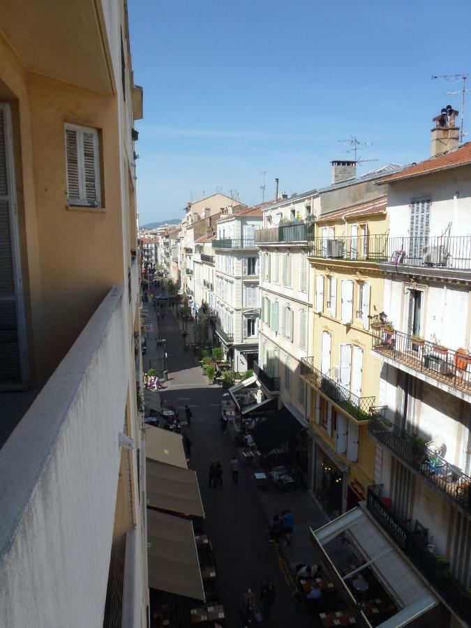 Spacious One Bedroom - Great Location! Apartment Cannes