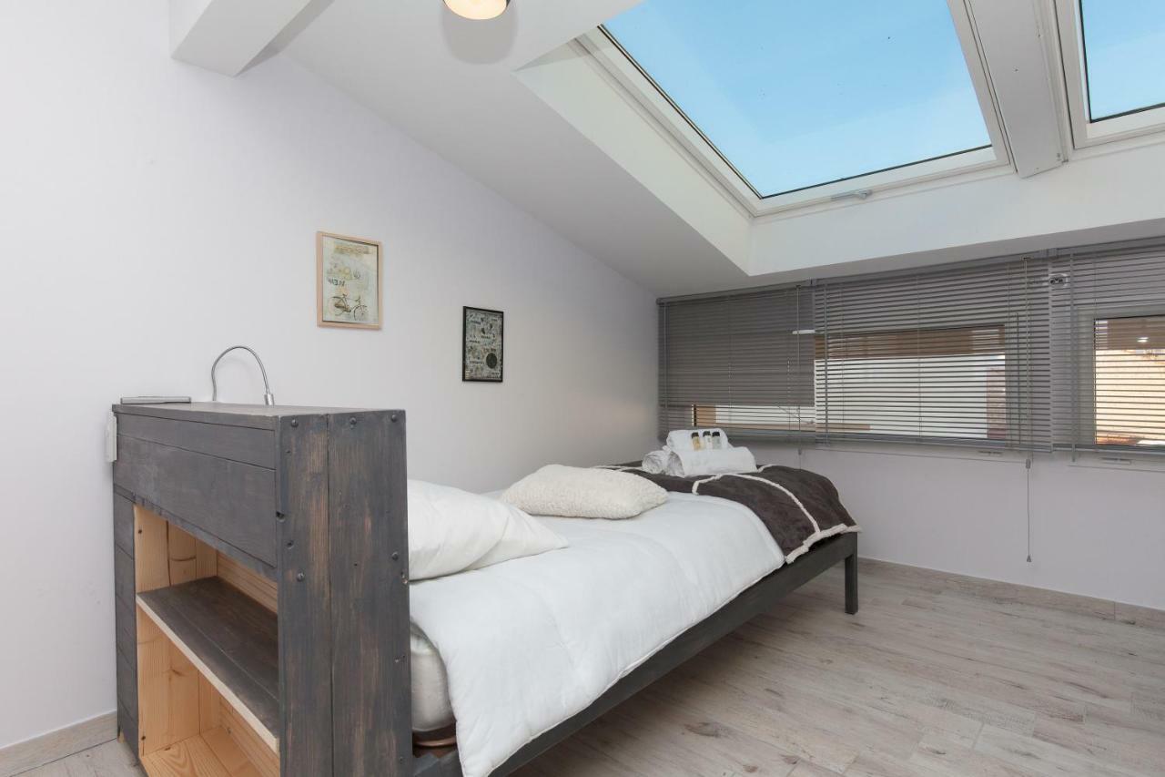 Loft 3 Pieces Duplex 3 Etoiles Calme Centre A 5 Mn Des Plages Et Palais *