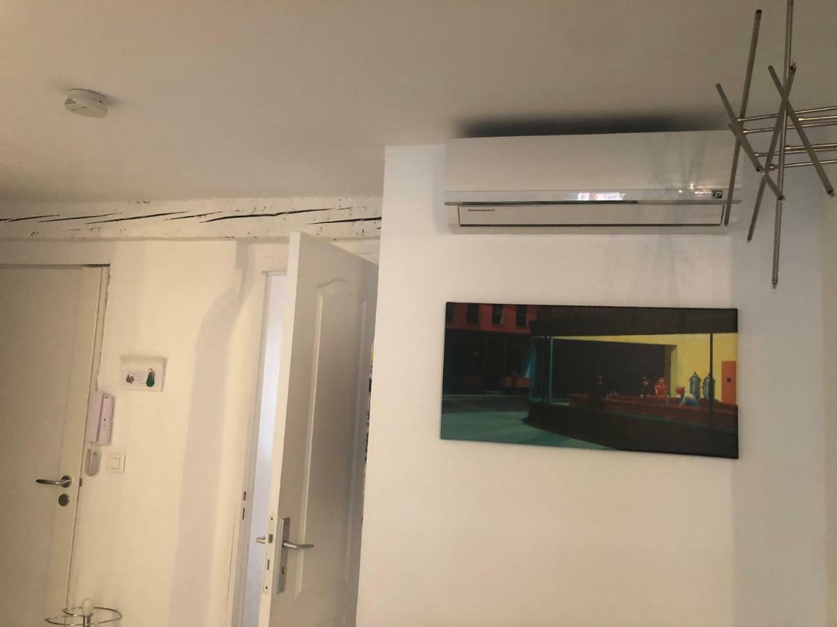 A Deux Pas Du Palais Des Festivals , Deux Pieces Dans Le Bas Du Quartier Historique Du Suquet A Apartment Cannes