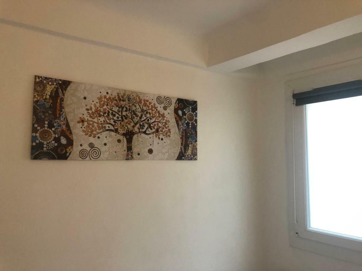 A Deux Pas Du Palais Des Festivals , Deux Pieces Dans Le Bas Du Quartier Historique Du Suquet A Apartment