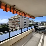 Cannes Vue Mer T2 61M²+ Parking