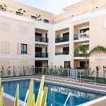 Modern Apartment With Swimming Pool
