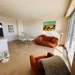 Large, Light And Modern 2 Bedroomed Apartment In Cannes With Sea Views, Pool And Lovely Terrace - 1503