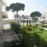 Stunning 2 Bed, 2 Bath Apt On The Cannes Sea Front Has Swimming Pool And Is A Secure Modern Building 464