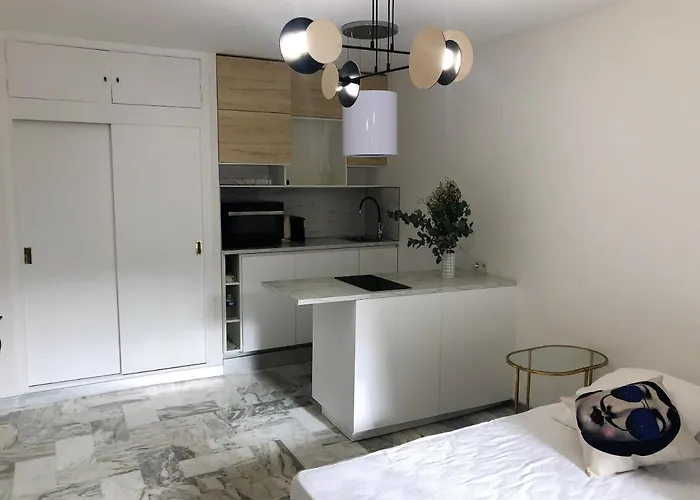 Studio Contemporain A Cannes Avec Terrasse Et Parking 35 M²