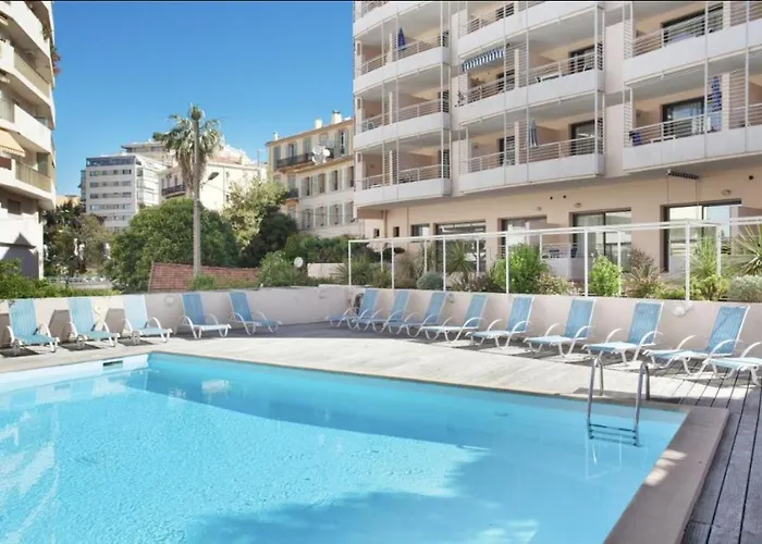 Studio Terrace Near Beach