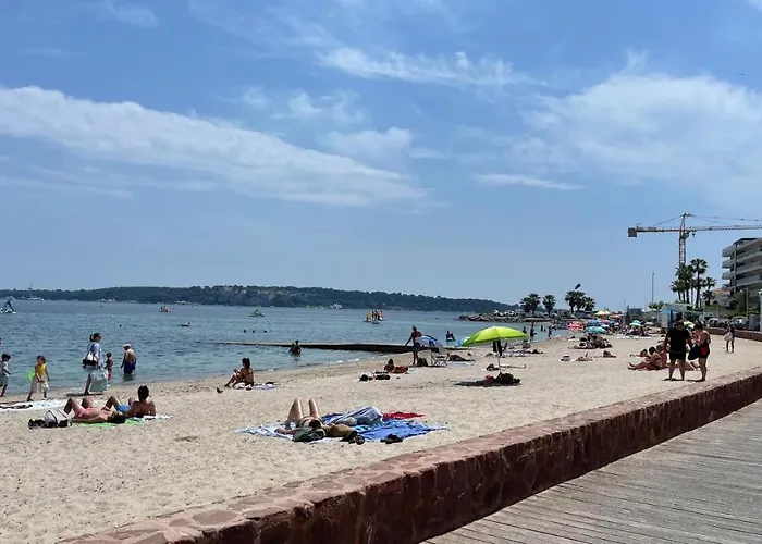 Cannes Pointe Croisette : Superbe Logement Vue Mer