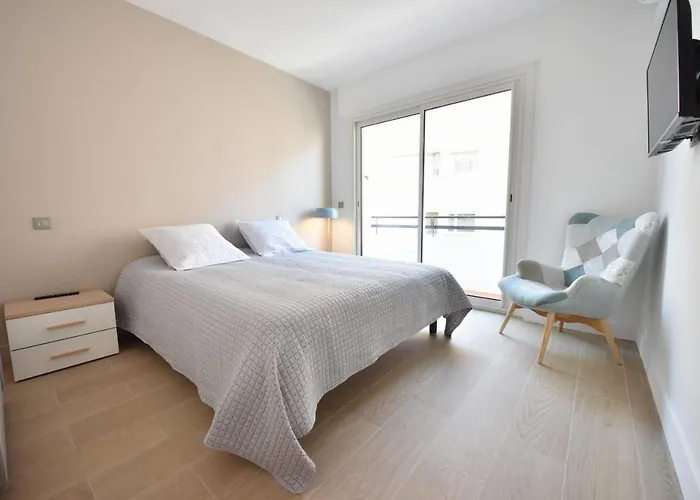 3-Room Apartment In The Heart Of Cannes