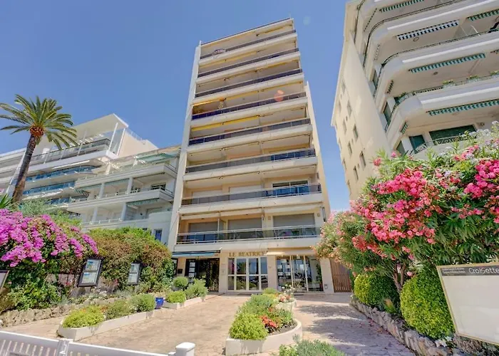 New Listing - Amazing Beach Views, 1-Bed Apt