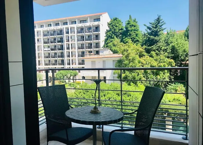 Charmant 2 Pcs + Parking + Balcon + 1 Min Plages