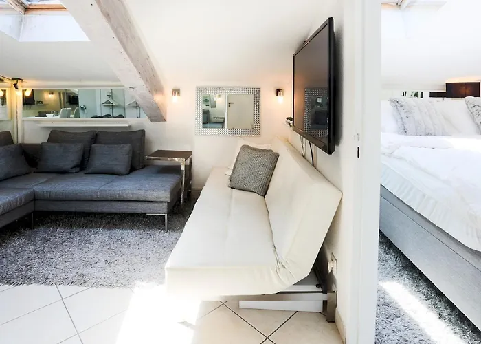 2 Room Cannesvacationrental By Americanvacationliving