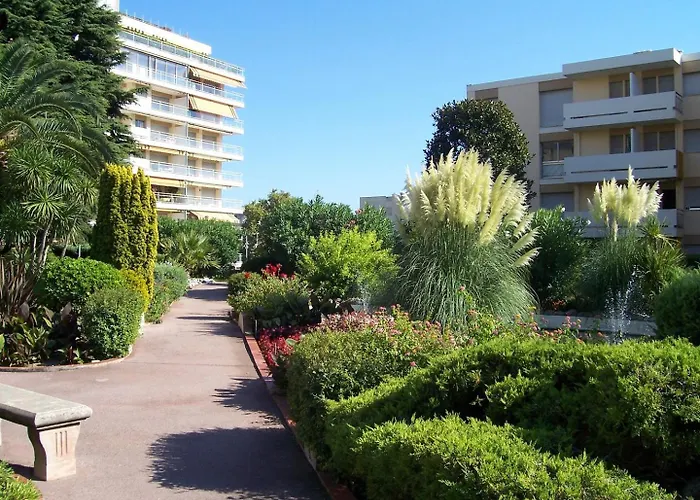 Guestready - Retrato Artistico Em Pointe Croisette