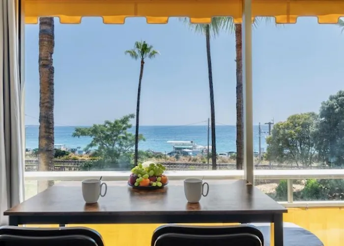 Beach Front Studio - Western Cannes
