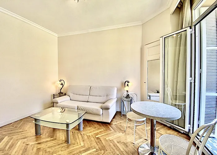 Palais Hoche 2P Lon5218