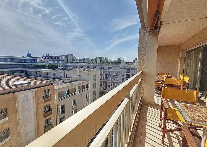 Henri Camille Real Estate - Kent - Huge 2 Bedrooms Appt - 5 Min Croisette