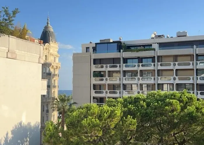 Luxurious Apartment With Sea And Carlton View